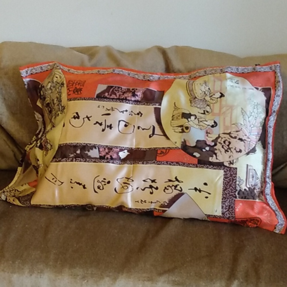Absolutely gorgeous handmade silk pillowcase. Fully lined and reversible